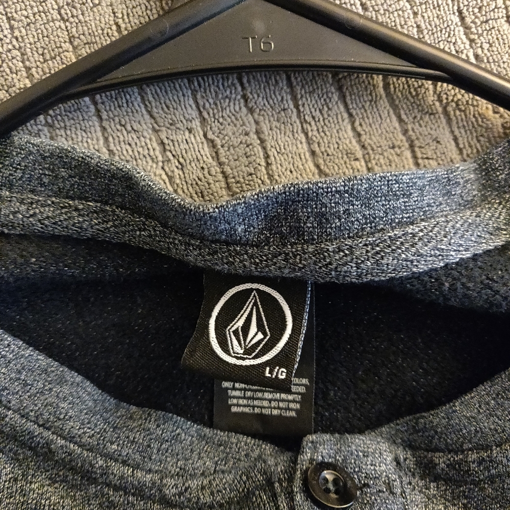 Volcom - Picture 2 of 2